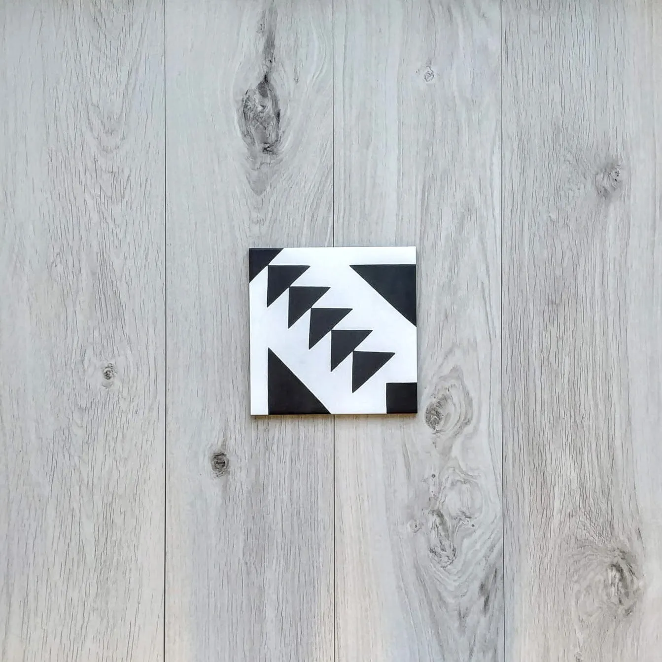 Alhambra Alkazar Black and White Moroccan Tile 20cm x 20cm